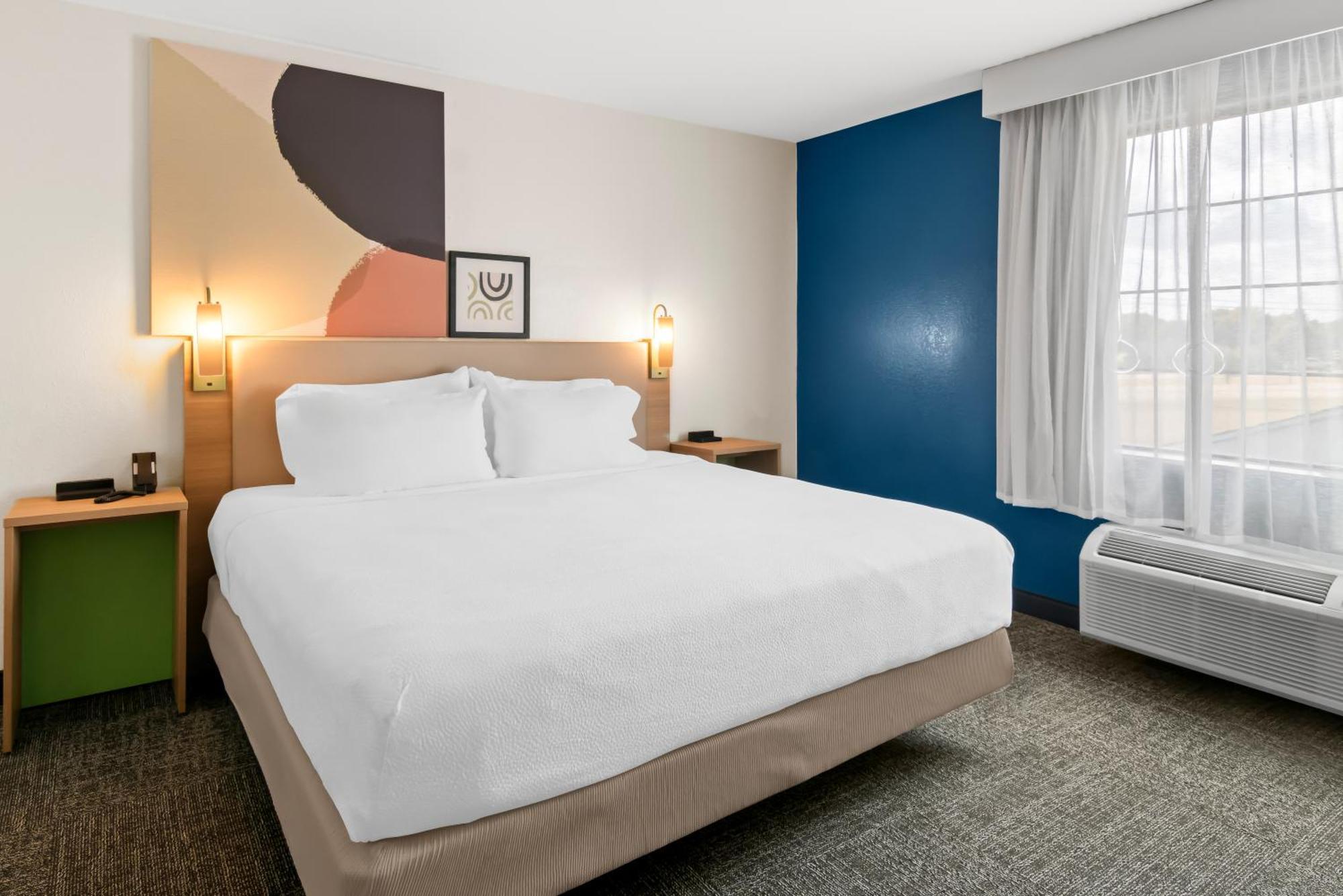 Spark By Hilton Hotel 3*